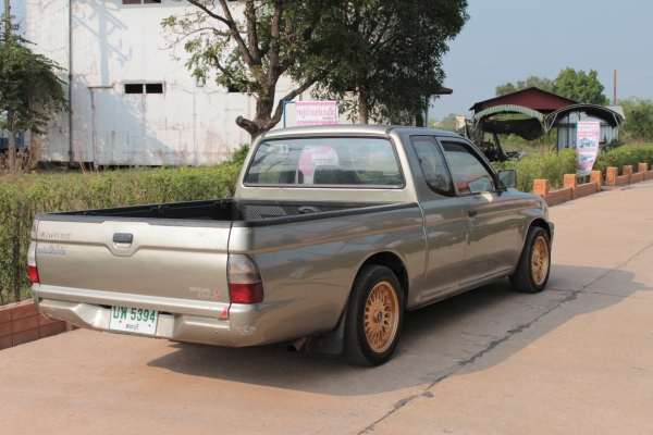 ขายมิตซู  สตราด้า