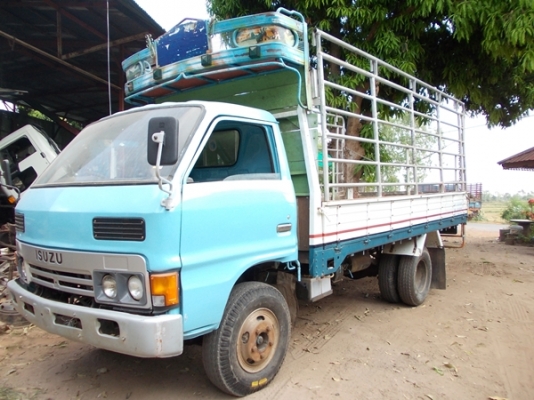 ขายด่วน!! ISUZU 110 KS 22 ยกหัวได้ พวงมาลัยพาวเวอร์ รถห้างแท้ กระบะใหม่ ยางใหม่ ทั้ง6เส้น สวยทั้งคัน พร้อมใช้งาน สนใจติดต่อด่วน 0876414953 มอส ท่าสองคอน