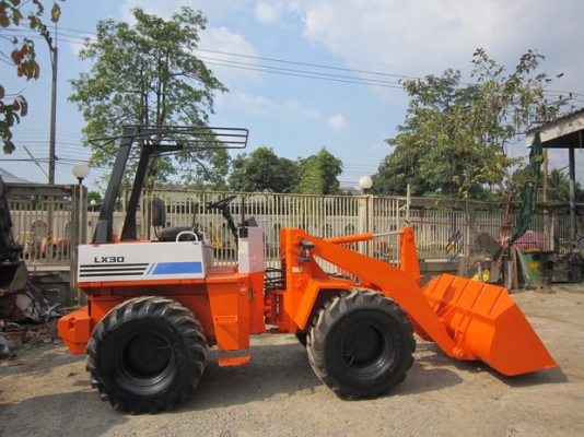 ขาย รถตักล้อยาง HITACHI  รุ่น LX30 มือสองญี่ปุ่น