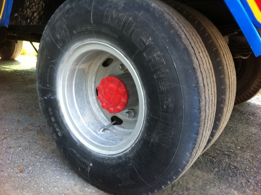 ขายรถบรรทุกหกล้อ HINO รุ่น FC เครื่อง HO7C (185 แรงม้า) กระบะคาร์โก้ พื้นแสตนเลส แผงข้างอลูมิเนียม เครื่องดี ยางดี 6 เส้น ทะเบียนพร้อมโอน ราคาต่อรองได้