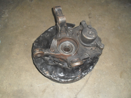 ขายดุมล้ออัลตีส4รูสวยๆ ปี 04 ถูกๆครับ