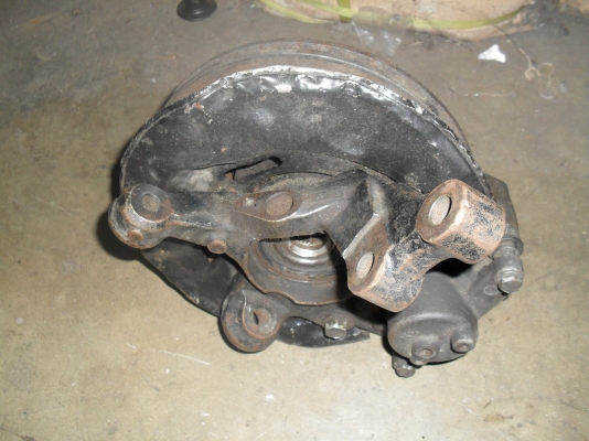 ขายดุมล้ออัลตีส4รูสวยๆ ปี 04 ถูกๆครับ