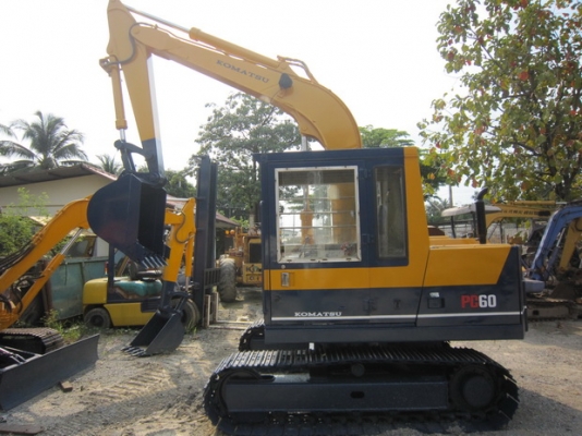 ขาย รถขุด KOMATSU  รุ่น PC60-3- มือสองญี่ปุ่น