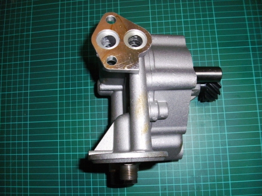 ปั๊มน้ำมันเครื่อง 6D31 กรองคู่