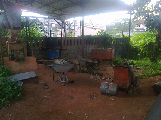 ขายยกชุด เครื่องอัดอิฐประสาน แบบ4ก้อน ระบบไฮดรอลิก ครบชุดเอาไปทำงานได้เลย เจ้าของลงทุนไปเกือบ6แสน หาคนงานยากเลยขาย....