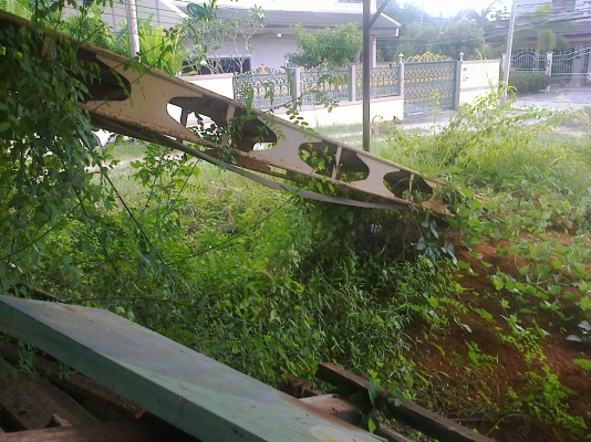 ขายยกชุด เครื่องอัดอิฐประสาน แบบ4ก้อน ระบบไฮดรอลิก ครบชุดเอาไปทำงานได้เลย เจ้าของลงทุนไปเกือบ6แสน หาคนงานยากเลยขาย....