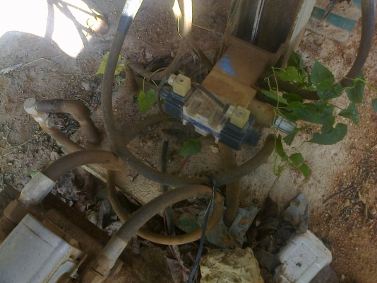 ขายยกชุด เครื่องอัดอิฐประสาน แบบ4ก้อน ระบบไฮดรอลิก ครบชุดเอาไปทำงานได้เลย เจ้าของลงทุนไปเกือบ6แสน หาคนงานยากเลยขาย....