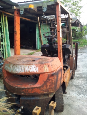 ขายซากรถยก (ฟอร์คลิฟต์) TOYOTA รุ่น 7 ขนาด 2.5 ตัน