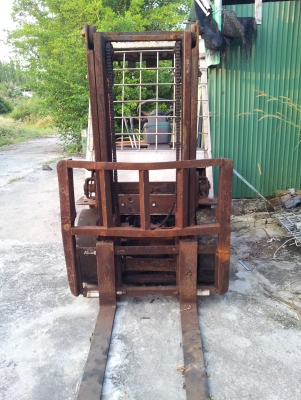 ขายซากรถยก (ฟอร์คลิฟต์) TOYOTA รุ่น 7 ขนาด 2.5 ตัน