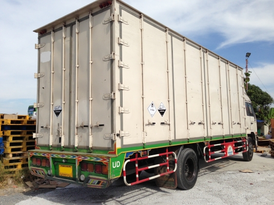 ขายรถ6ล้อใหญ่ตู้10บานไม่มีเสากลาง Nissan UD 220 แรงม้า ยาว7.3 ม. ขายรถ6ล้อใหญ่ตู้10บานไม่มีเสากลาง Nissan UD 220 แรงม้า ยาว7.3 ม.