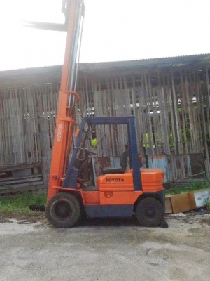 ขายฟอล์คลิฟต์ TOYOTA รุ่น 5 ขนาด 2.0 ตัน