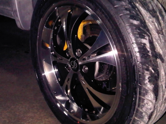 ขายลดราคาอีกครับด่วนๆแม็กVIPขอบ18 5รู114 4วง 8500รวมยาง12000