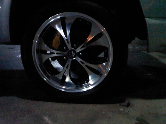 ขายลดราคาอีกครับด่วนๆแม็กVIPขอบ18 5รู114 4วง 8500รวมยาง12000