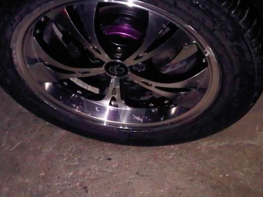 ขายลดราคาอีกครับด่วนๆแม็กVIPขอบ18 5รู114 4วง 8500รวมยาง12000