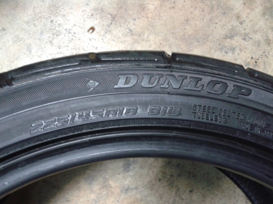 ขายยาง225/45ขอบ18ปี10สภาพดี1ชุด