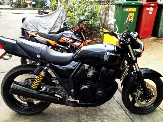 ขาย Kawasaki zrx400cc.ด่วน......