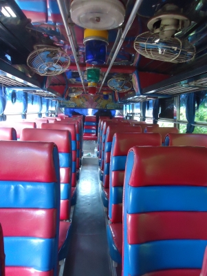 ต้องการขายด่วน !! ไม่มีคนดูแล รถบัสพัดลม คัซซีBENZ เครื่อง HINO 315 แรงม้า สภาพพร้อมใช้งาน  ราคาต่อรองได้จ้า