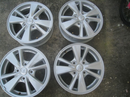 ขายล้อแม็กเดิม toyota avanza 15"x5" 4/114 et45 (081-3747940)