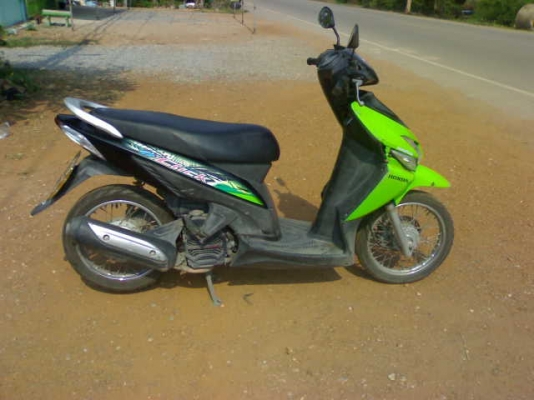 หลายคันเบา ๆ (คลิ๊กปี49+นูโวปี49+สเเมซปี46+เจอาร์ดี50+มีโอ50แปลงสองตา)