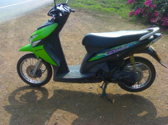 หลายคันเบา ๆ (คลิ๊กปี49+นูโวปี49+สเเมซปี46+เจอาร์ดี50+มีโอ50แปลงสองตา)