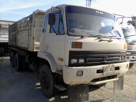 ขายรถสิบล้อ NISSAN UD 320