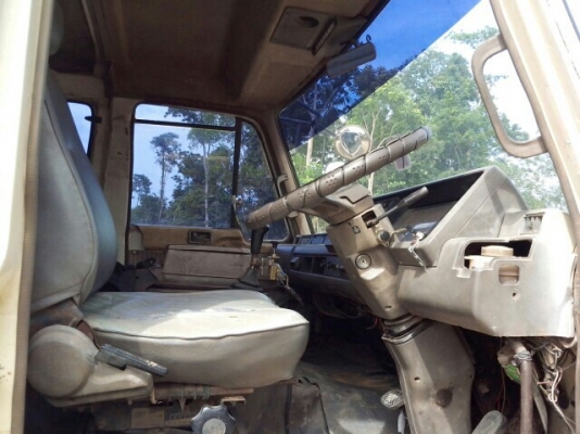 รถนิตสัน 10 ล้อดั๊ม CW430 230 แรงม้า สนใจติดต่อ 081- 6079515 รถนิตสัน 10 ล้อดั๊ม CW430 230 แรงม้า สนใจติดต่อ 081- 6079515