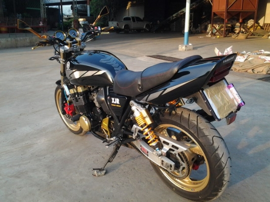 ////// xjr 400 + ทะเบียน ของแต่งล้นๆ ของใหม่เกือบทั้งคัน ///////