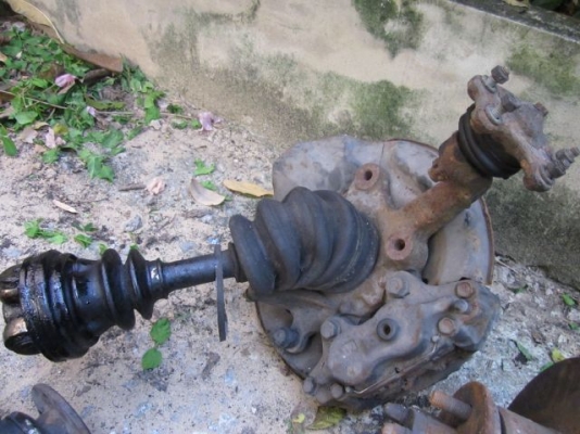 (จัดส่งให้คุณบรรเจิดแล้ว) ชุด 4x4WD หน้า Auto พร้อมดุมล้อ+ยอย+ดิสเบรก+ปีกนก มือสองราคาถูก