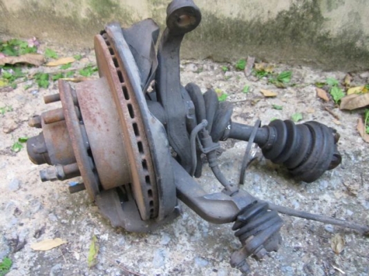 (จัดส่งให้คุณบรรเจิดแล้ว) ชุด 4x4WD หน้า Auto พร้อมดุมล้อ+ยอย+ดิสเบรก+ปีกนก มือสองราคาถูก