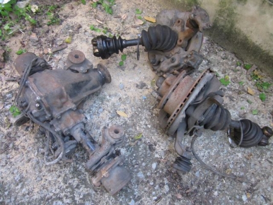 (จัดส่งให้คุณบรรเจิดแล้ว) ชุด 4x4WD หน้า Auto พร้อมดุมล้อ+ยอย+ดิสเบรก+ปีกนก มือสองราคาถูก