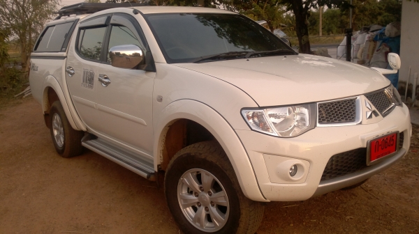 ขาย ..ไททันพลัส 4 ประตู สภาพป้ายแดง สีขาวมุขสวย หรือแลกกับรถบรรทุก เงื่อนไขและราคาคุยกันครับ