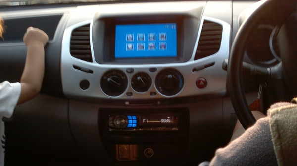 ขาย ..ไททันพลัส 4 ประตู สภาพป้ายแดง สีขาวมุขสวย หรือแลกกับรถบรรทุก เงื่อนไขและราคาคุยกันครับ