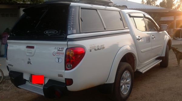 ขาย ..ไททันพลัส 4 ประตู สภาพป้ายแดง สีขาวมุขสวย หรือแลกกับรถบรรทุก เงื่อนไขและราคาคุยกันครับ