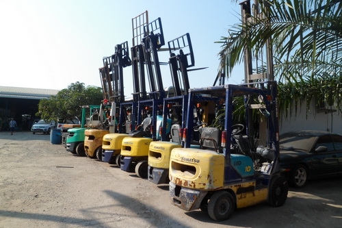FORKLIFT KOMATSU นำเข้าจากญี่ปุ่น มีให้ท่านเลือกมากมายหลายยี้ห้อ สนใจโทรสอบถาม หรือเข้ามาดูรถได้ที่ร้านค่ะ