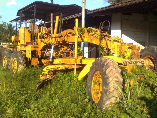 ขายรถเกรดเตอร์ KOMATSU GD 37 เครื่อง CUMMIN