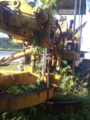 ขายรถเกรดเตอร์ KOMATSU GD 37 เครื่อง CUMMIN