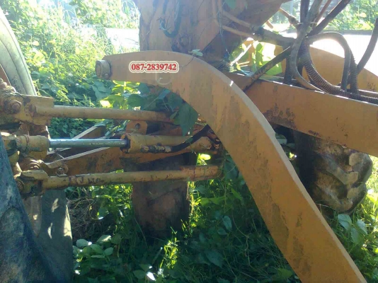 ขายรถเกรดเตอร์ KOMATSU GD 37 เครื่อง CUMMIN