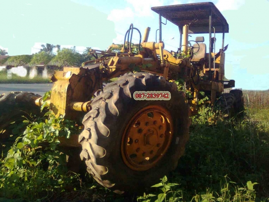 ขายรถเกรดเตอร์ KOMATSU GD 37 เครื่อง CUMMIN