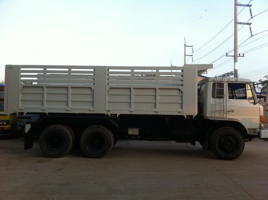 ขายรถบรรทุก 10 ล้อ ดั้ม HINO 227 สองเพลา สภาพพร้อมใช้เครื่อง EM100 (220 แรงม้า) สภาพ 80\%