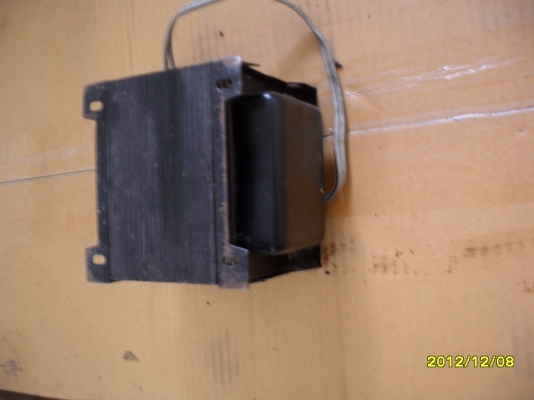 ขายหม้อแปลงไฟฟ้า จาก 220V 50H เป็น 110V 50H