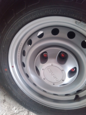 ขายยางปายแดงออนิวดีแมกสภาพไหมครบชุด4วงวิง180โล