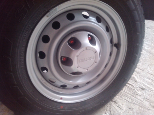 ขายยางปายแดงออนิวดีแมกสภาพไหมครบชุด4วงวิง180โล ขายยางปายแดงออนิวดีแมกสภาพไหมครบชุด4วงวิง180โล