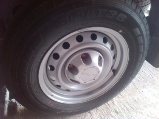 ขายยางปายแดงออนิวดีแมกสภาพไหมครบชุด4วงวิง180โล ขายยางปายแดงออนิวดีแมกสภาพไหมครบชุด4วงวิง180โล