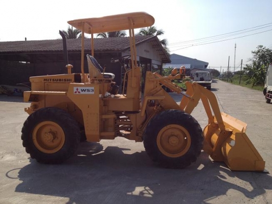ขายรถตักล้อยาง เอวอ่อน MITSUBISHI - WS3  มือสองญี่ปุ่น นำเข้าเอง ทำสีใหม่ พร้อมใช้งาน