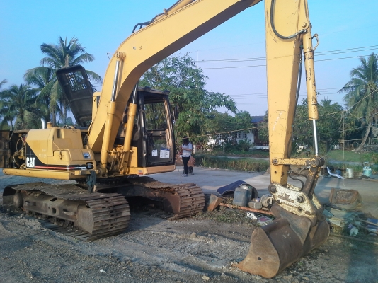 ขายด่วน  CAT312B   เก่านอกยังไม่เคยใช้งานในไทย  สภาพสวย  เครื่องปั้มดีมาก ๆๆ ใบแทรคใหญ่ อาร์มพิเศษ