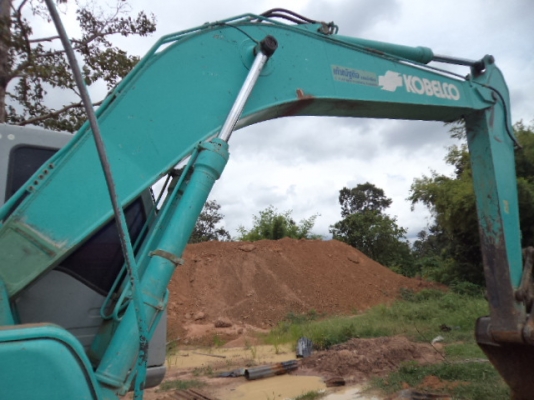 ขายรถแบ็คโฮ โกเบล200 สภาพพร้อมใช้ ขายรถแบ็คโฮ โกเบล200 สภาพพร้อมใช้