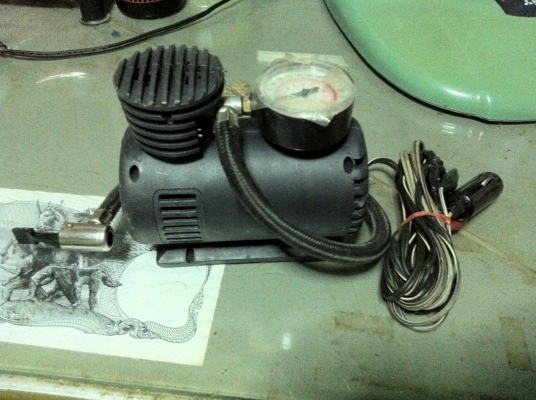 (คุณเล็ก จาก จ.กาญจนบุรี ขับรถมาซื้อไปแล้วครับ ขอบคุณมากครับ)ขาย ปั๊มสูบลมไฟฟ้า เสียบกับที่จุดบุหรี่รถยนต์ หรือคีบกับขั้วแบตเตอรี่โดยตรงก็ได้ ราคาต่อรองได้ สามพราน นครปฐม