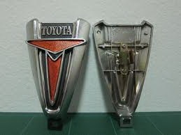 ต้องการซื้อ โลโก้ หน้ากระจัง toyota RN 20