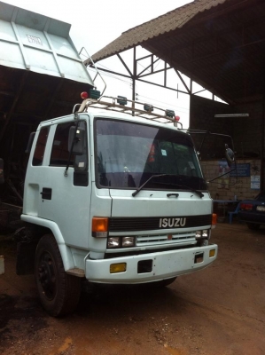 รถบรรทุก6ล้อ สภาพพร้อมใช้งาน 850,000 บาท