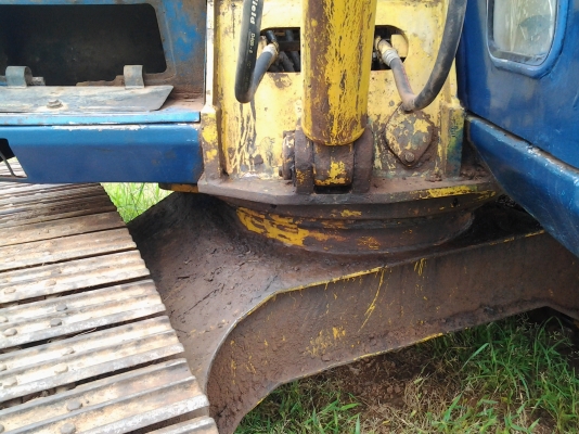 ขายรถแบ็คโฮ komatsu pc 60 รุ่น 5 เครื่องเดิม ปั๊มเดิม เก็บงานบ้าง เอกสารสัญญาซื้อขาย